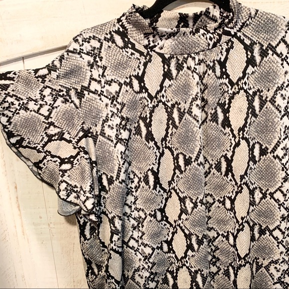 Snake Print Top - Picture 3 of 4